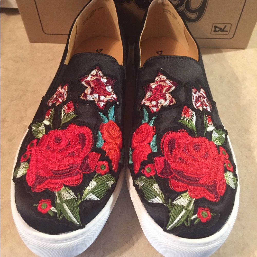 Brand New Dirty Laundry Shoes Size 10